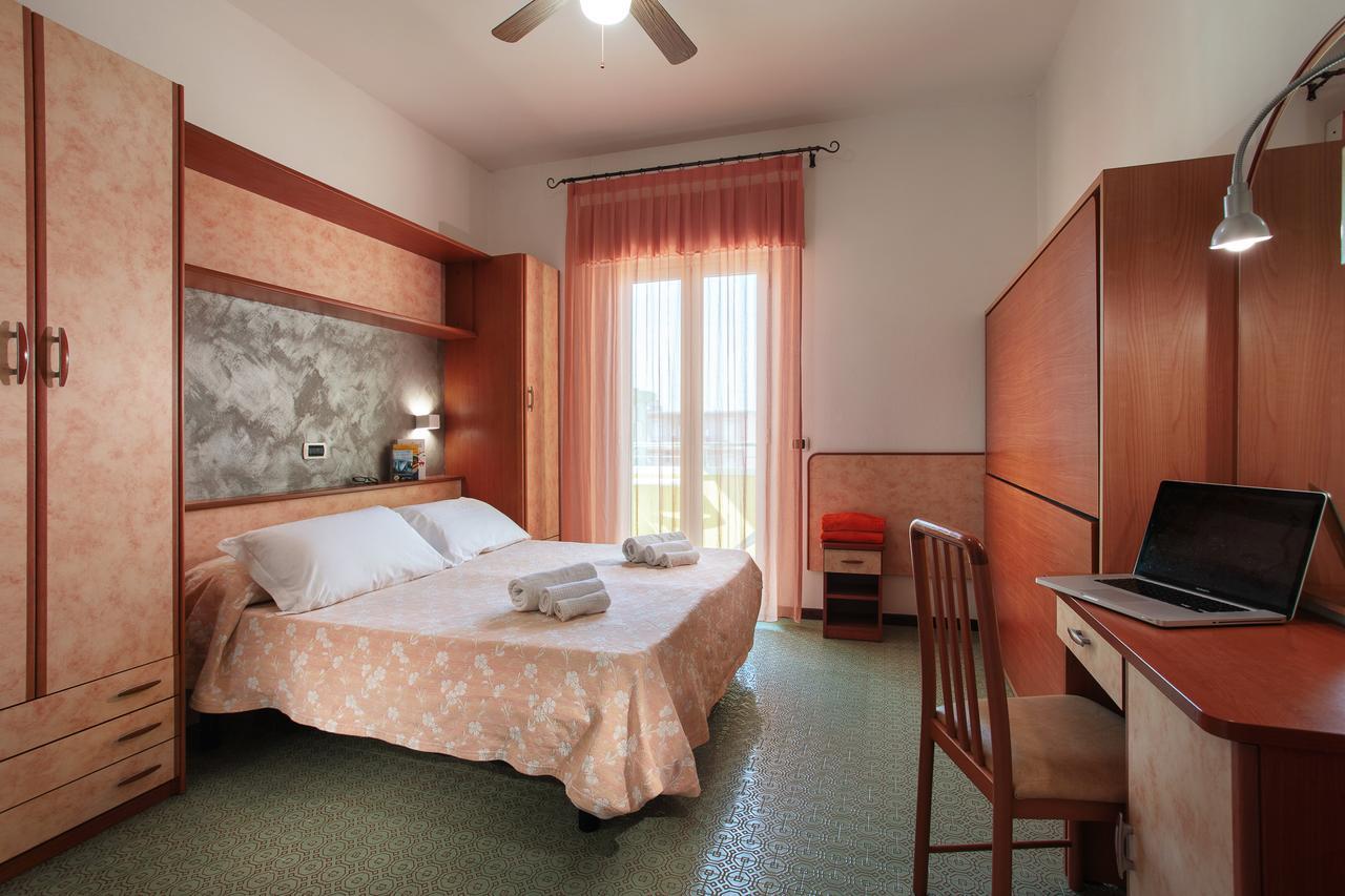 Hotel Sandra 가테오 아 마레 외부 사진