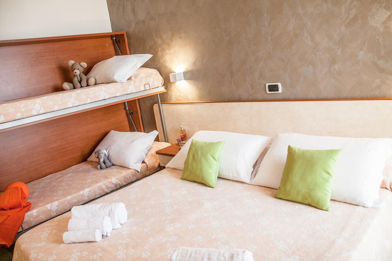 Hotel Sandra 가테오 아 마레 외부 사진