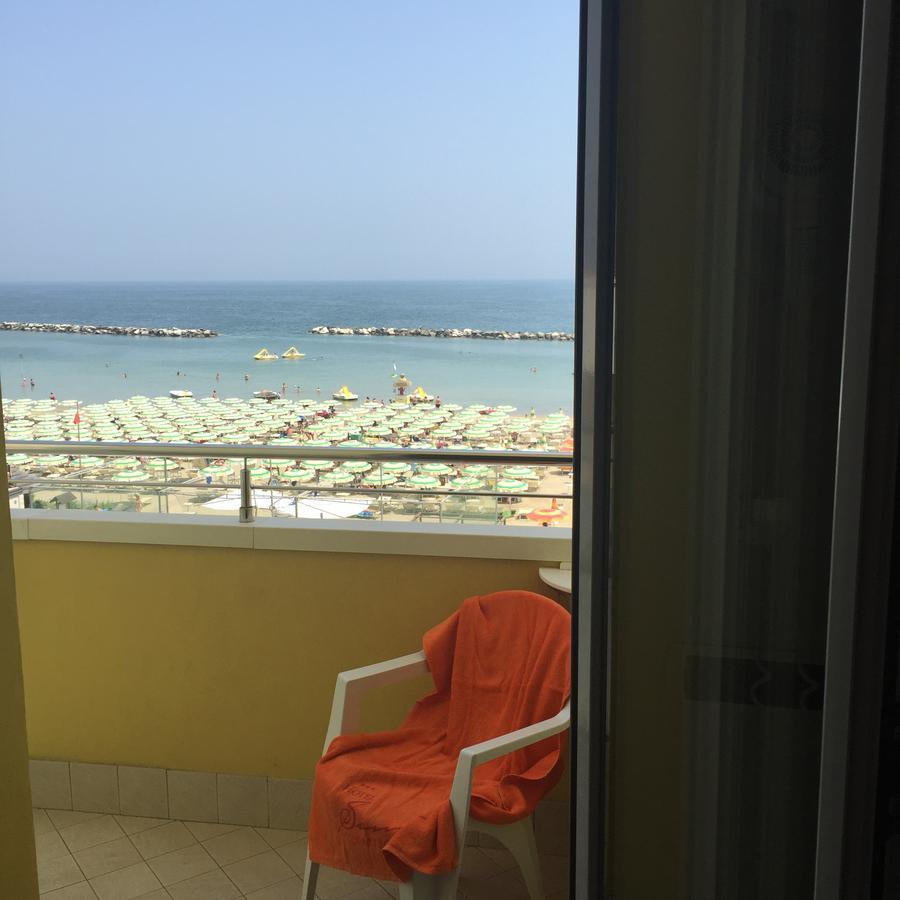 Hotel Sandra 가테오 아 마레 외부 사진
