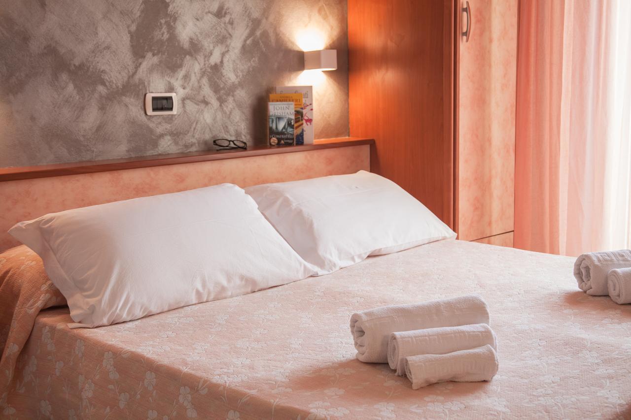 Hotel Sandra 가테오 아 마레 외부 사진